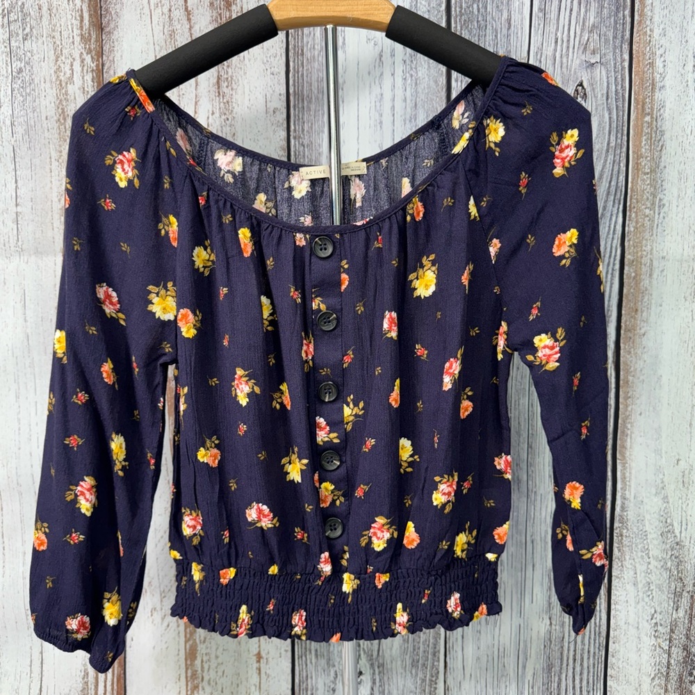 Beautiful Floral 3/4 Sleeve Cropped Blouse by Active USA. Size Medium